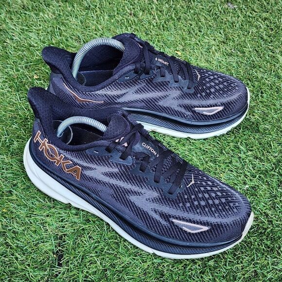 HOKA CLIFTON 9 - Womens Athletic Shoes - SIZE 8.5D WIDE